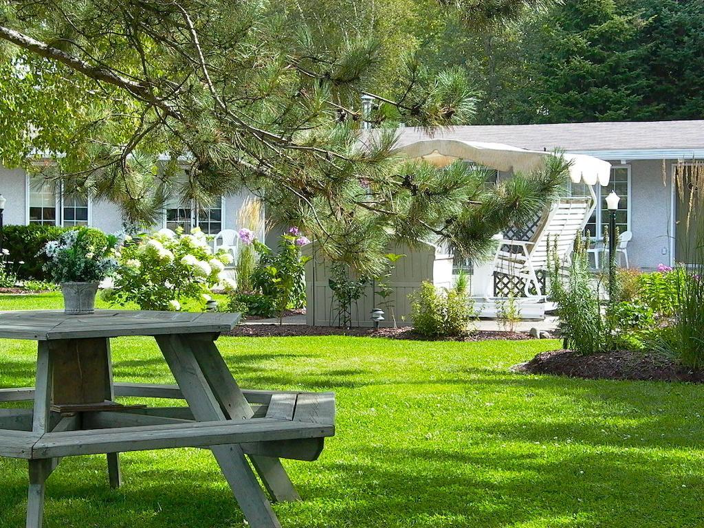 Motel La Cheminee Saint-Jerome Exterior photo